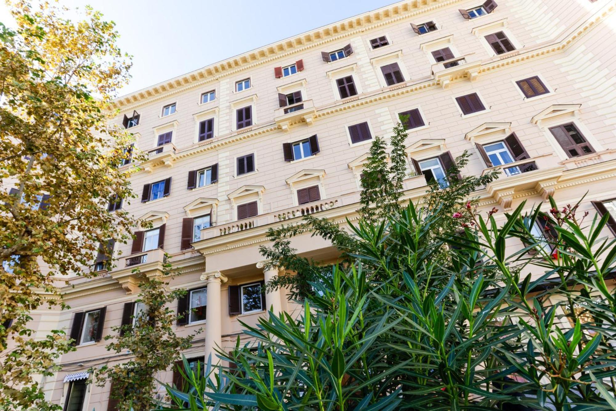 V10 - Vanvitelli 10 * Napoli
