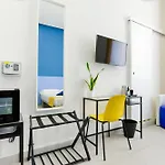 V10 Guesthouse - Vanvitelli 10